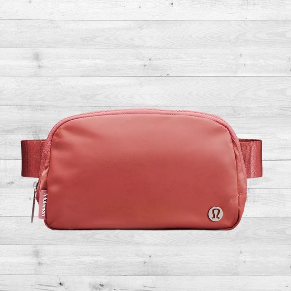 lululemon athletica Handbags - NWT Lululemon Everywhere belt bag Brier Rose